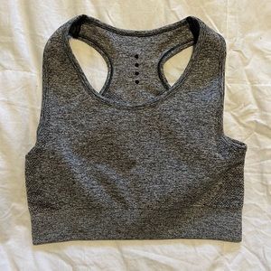 Gray seamless sports bar